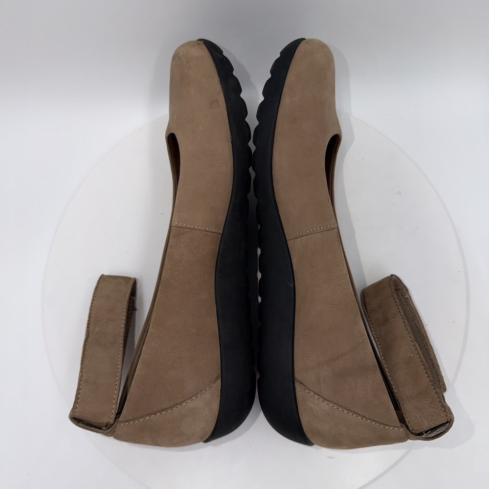 Clarks‎ Medora Nina Beige Mary Jane Suede Flats Women 9.5M - Picture 4 of 8
